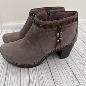 Like New Dansko Heeled Bootie